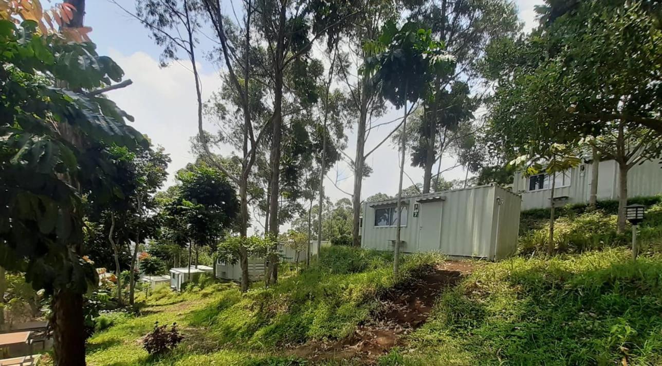 Hotel Bukit Pinus Tegalharendong 외부 사진
